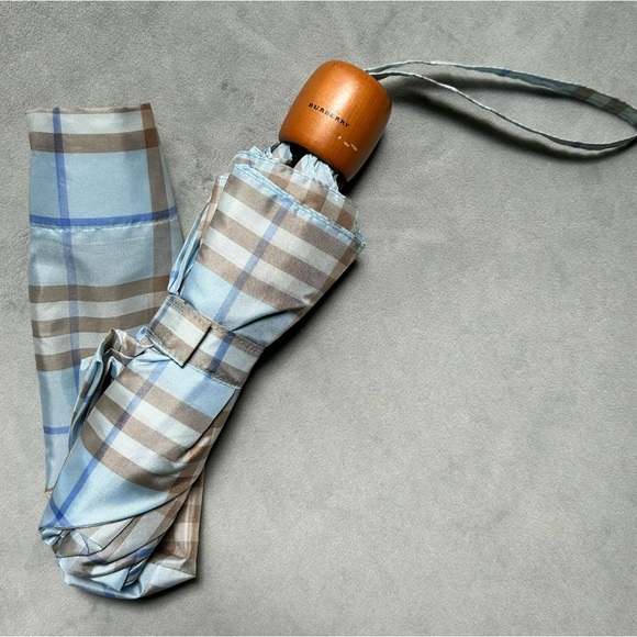 Vintage Burberry blue brown plaid collapsible umbrella wood handle storage bag - Picture 10 of 15